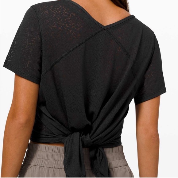 lululemon athletica Tops - Lululemon Loop Around Short Sleeve Tee In Sheer Black